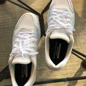 Pickle ball Skechers